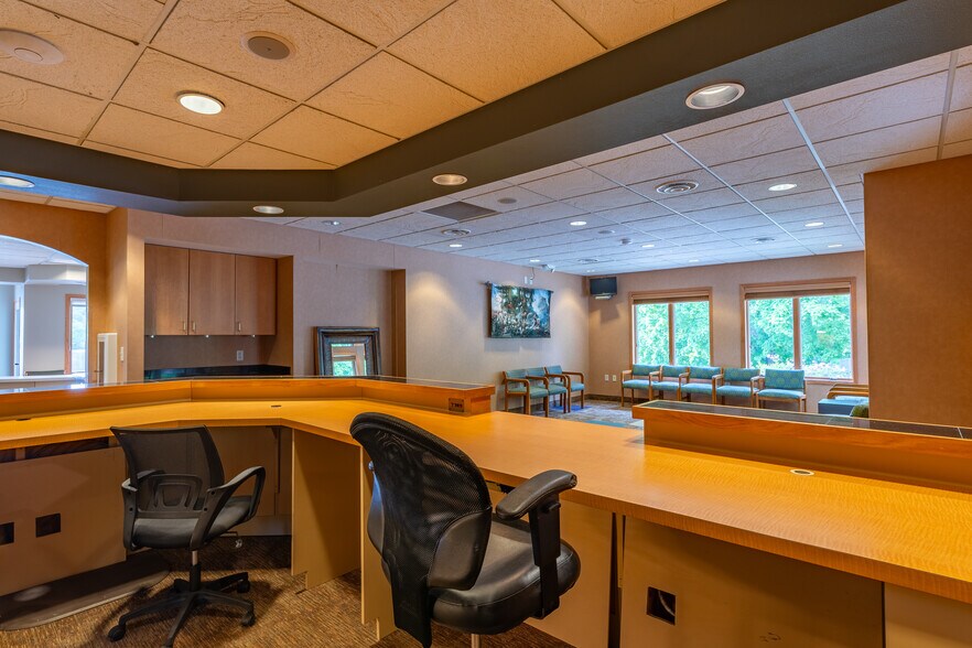 307 N Washington St, Saint Croix Falls, WI à louer - Hall d’entrée – Image 3 sur 9