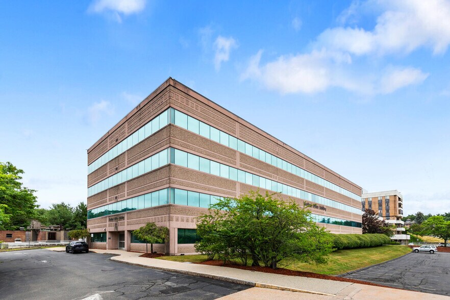 3 Woodland Rd, Stoneham, MA à vendre - Photo de l’immeuble – Image 1 sur 1