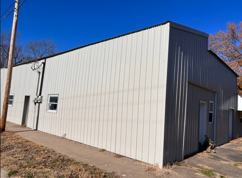 601 N Bess Ave, Marissa, IL à vendre - Photo de l’immeuble – Image 2 sur 31