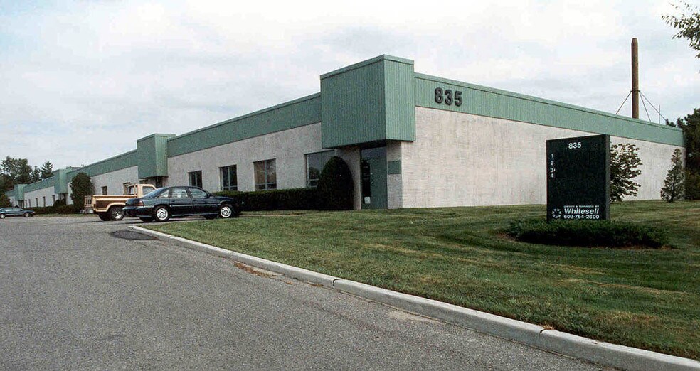 835 Industrial Hwy, Cinnaminson, NJ à louer - Photo de l’immeuble – Image 2 sur 8