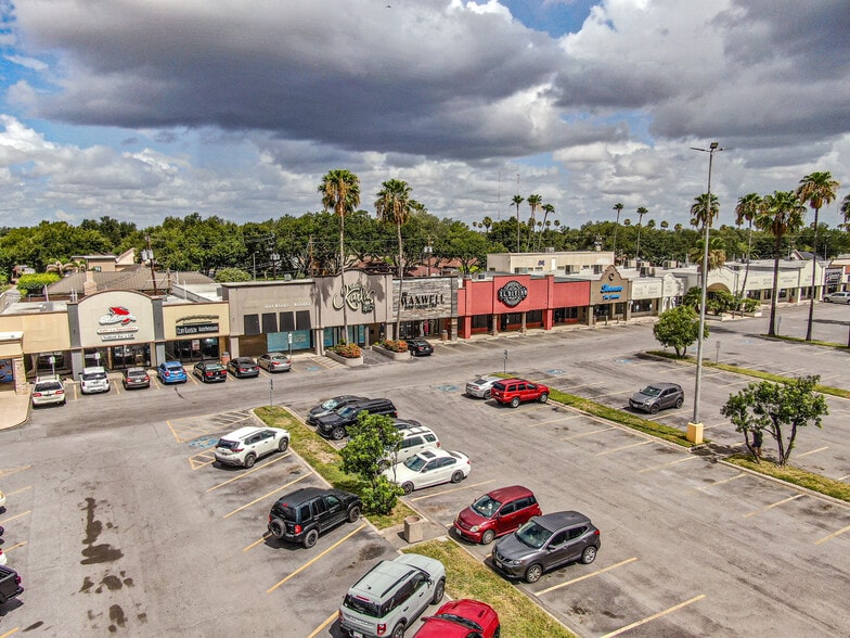 Town & Country Shopping Center portefeuille de 2 biens à vendre sur LoopNet.fr - Photo de l’immeuble – Image 3 sur 17