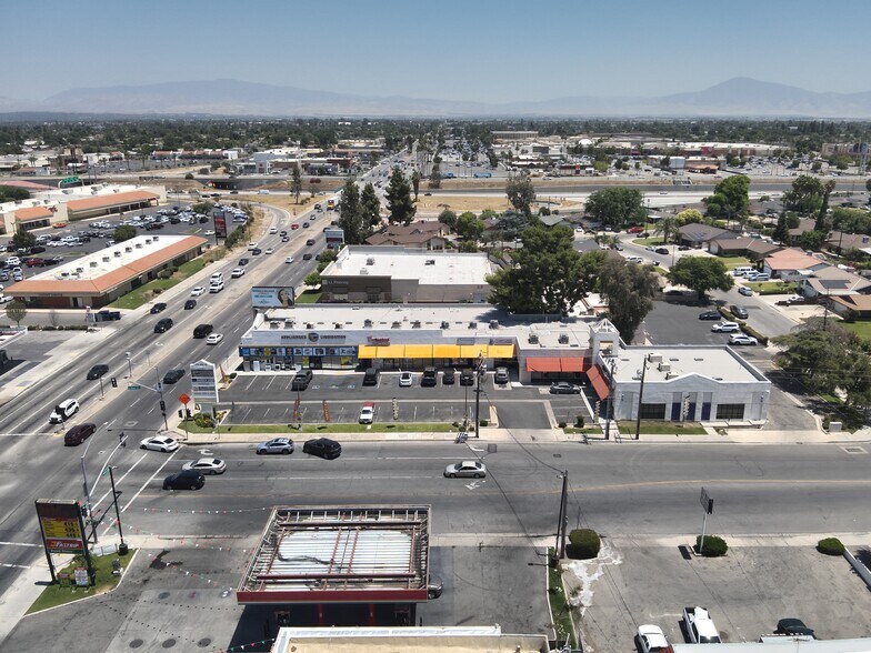 3699 Ming Ave, Bakersfield, CA à vendre - Photo de l’immeuble – Image 3 sur 9