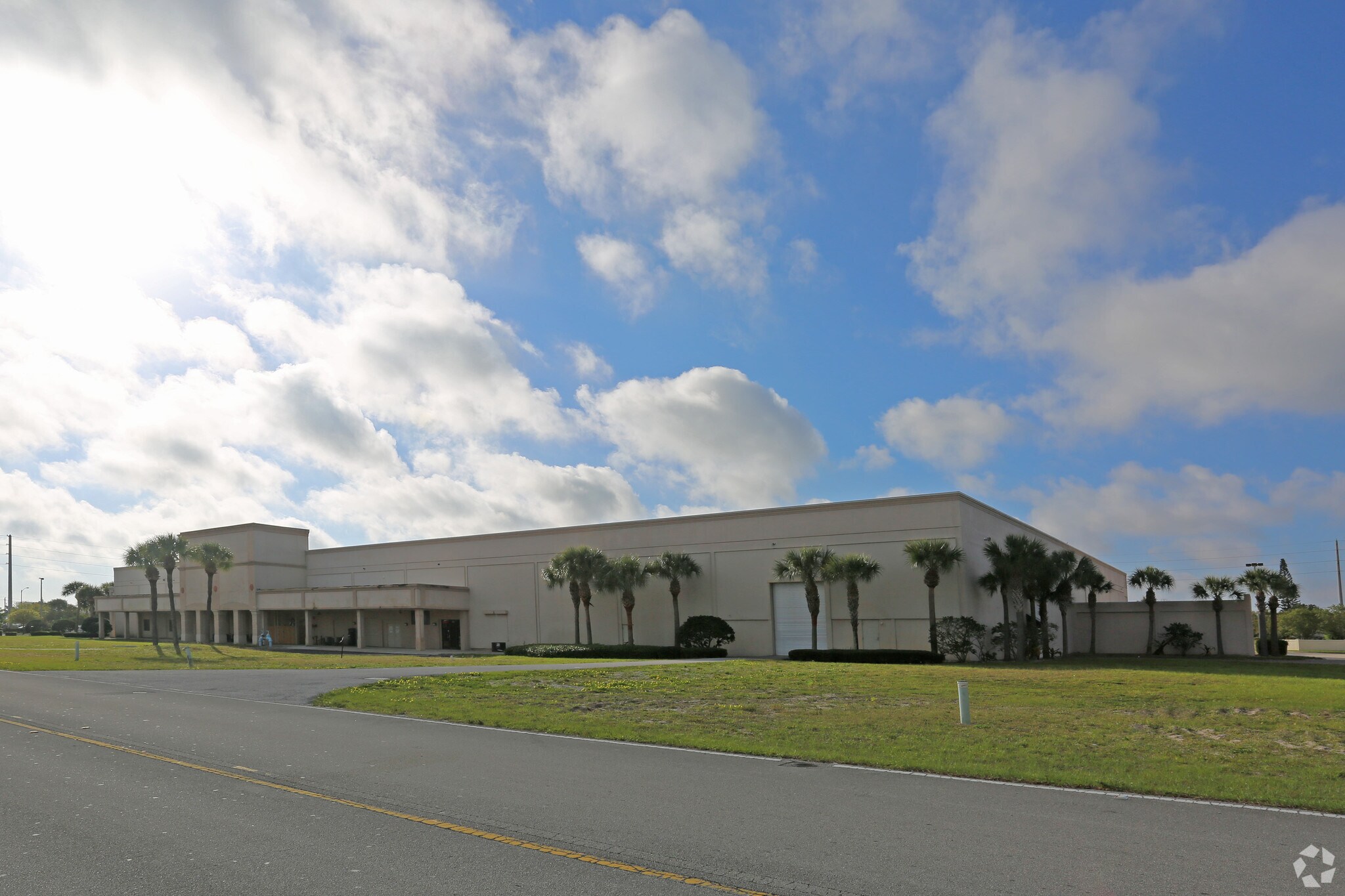 111 US Highway One, North Palm Beach, FL à louer Photo de l’immeuble– Image 1 sur 5