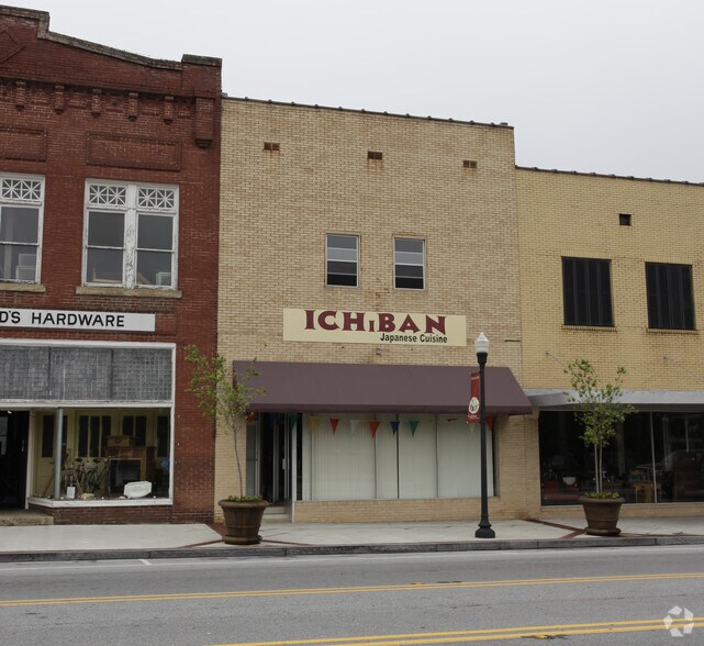 208 N Broad St, Clinton, SC à vendre - Photo de l’immeuble – Image 2 sur 2