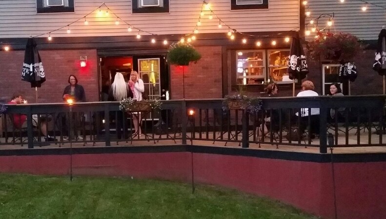 210 S Water St, Stoughton, WI à louer - Photo de l’immeuble – Image 2 sur 21