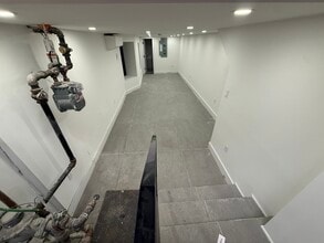 452 W 36th St, New York, NY à louer Photo intérieure– Image 1 sur 3