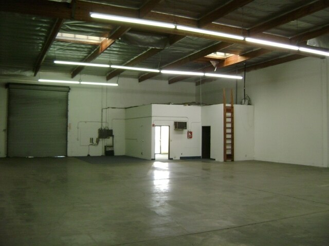 10751-10759 Forest St, Santa Fe Springs, CA à louer - Photo de l’immeuble – Image 3 sur 6