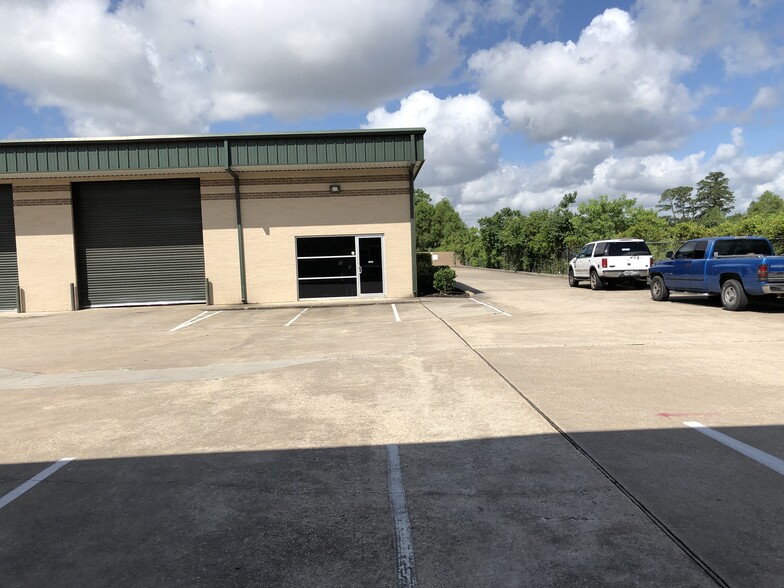 16721 Hollister St, Houston, TX à louer - Photo de l’immeuble – Image 2 sur 7