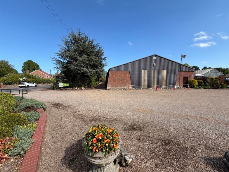 8 Burghwood Rd, Great Yarmouth à louer - Photo de l’immeuble – Image 2 sur 4