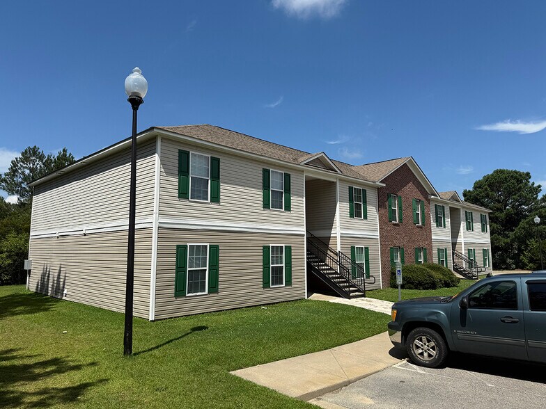 3635 Dornoch Dr, Fayetteville, NC à vendre - Photo de l’immeuble – Image 2 sur 4