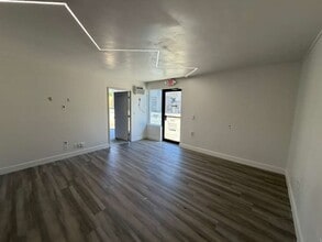 1620-1646 SE Village Green Dr, Port, Port Saint Lucie, FL à louer Photo intérieure– Image 2 sur 6