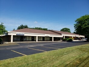 265-297 N Main St, Munroe Falls, OH à louer Photo intérieure– Image 2 sur 2
