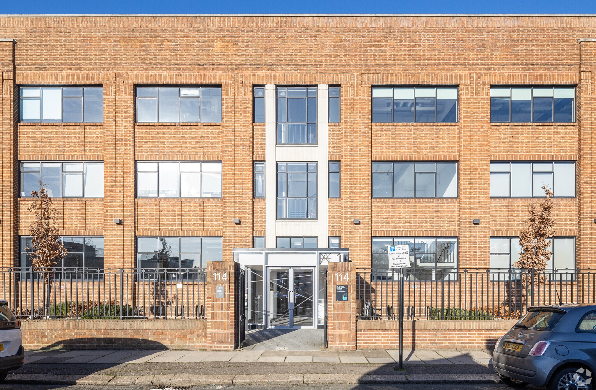 114 Power Rd, Londres à louer Photo de l’immeuble– Image 1 sur 72