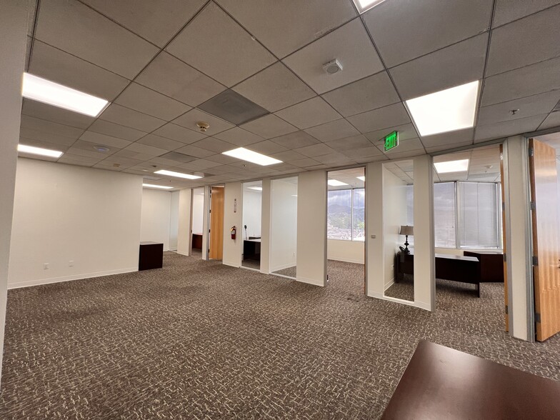 600 N Brand Blvd, Glendale, CA à louer - Photo intérieure – Image 3 sur 57