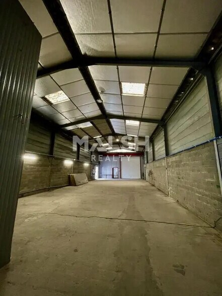 Local d'activités dans Givors à vendre - Photo intérieure – Image 3 sur 13