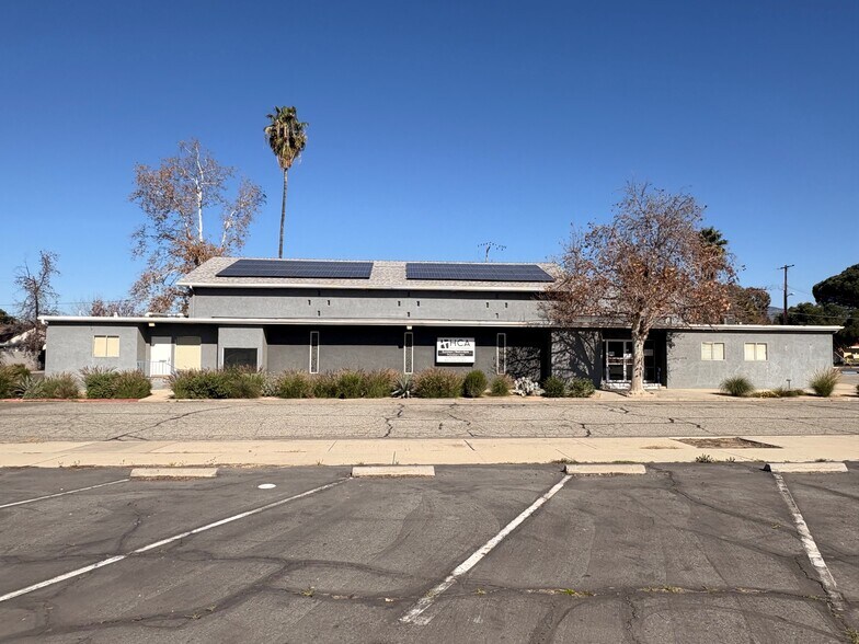 140 N Franklin St, Hemet, CA à vendre - Photo de l’immeuble – Image 3 sur 8