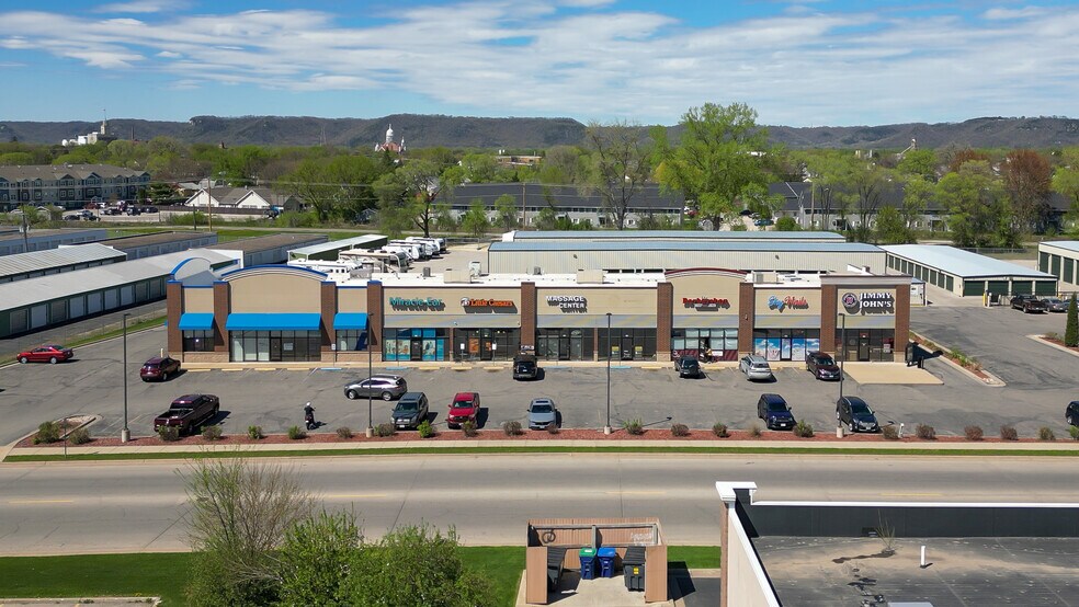940 Frontenac Dr, Winona, MN à louer - Photo de l’immeuble – Image 3 sur 7