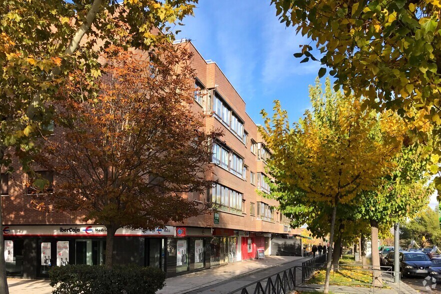 Immeuble residentiel dans Pozuelo de Alarcón, Madrid à vendre - Photo principale – Image 1 sur 2