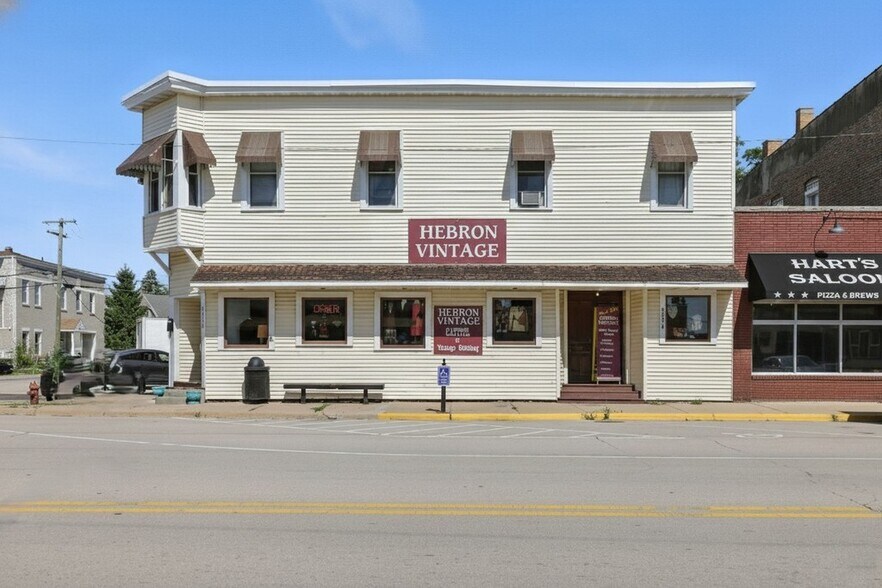 9934-9936 Main St, Hebron, IL à vendre - Photo de l’immeuble – Image 2 sur 23
