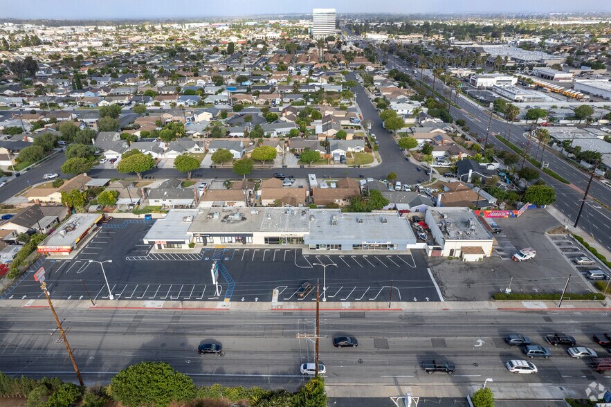 17055 Newland St, Huntington Beach, CA à louer - Aérien – Image 1 sur 14