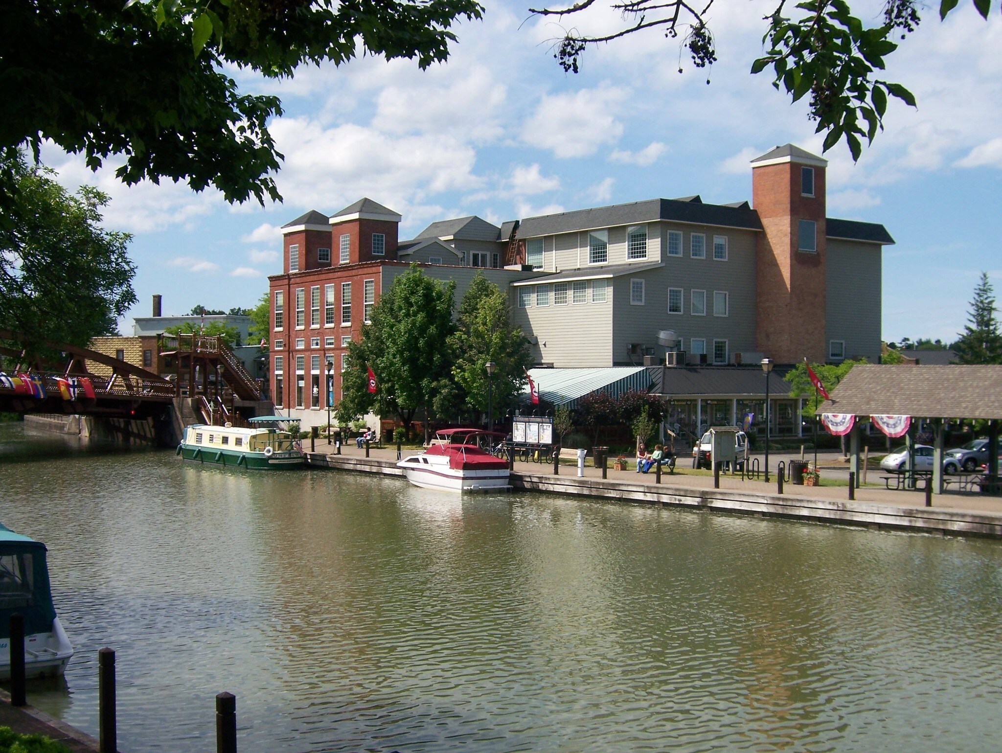 6 N Main St, Fairport, NY à louer Photo principale– Image 1 sur 2