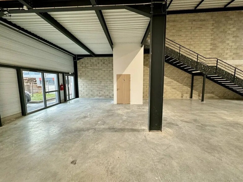 Local d’activités dans Roissy-en-France à louer - Photo intérieure – Image 3 sur 7