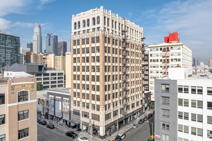 217 E 8th St, Los Angeles, CA à louer - Photo principale – Image 2 sur 22