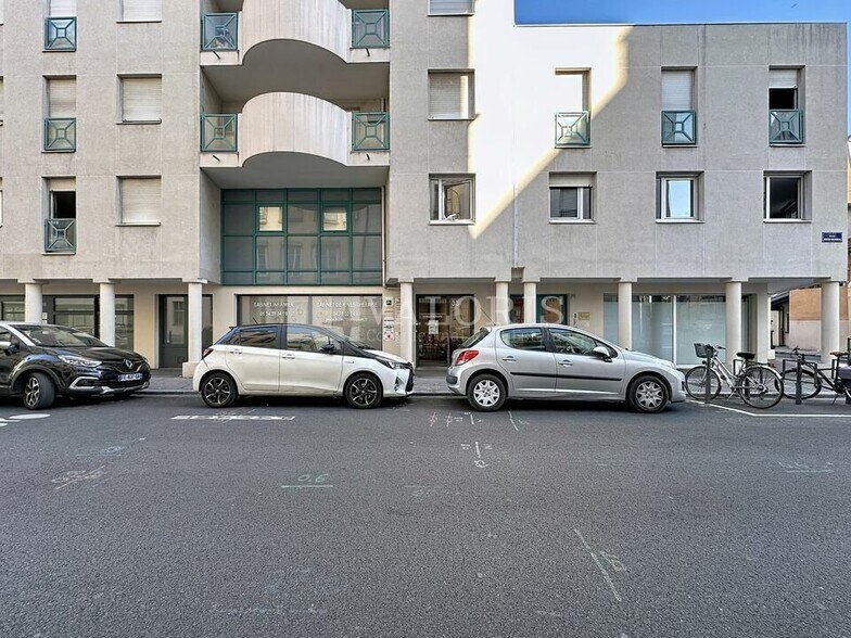 Local commercial dans Lyon à vendre - Photo de l’immeuble – Image 3 sur 12
