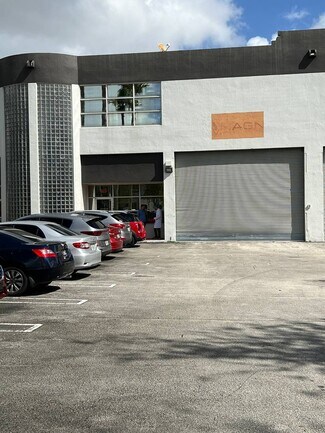Plus de détails pour 2279 NW 102nd Pl, Doral, FL - Industriel/Logistique à louer