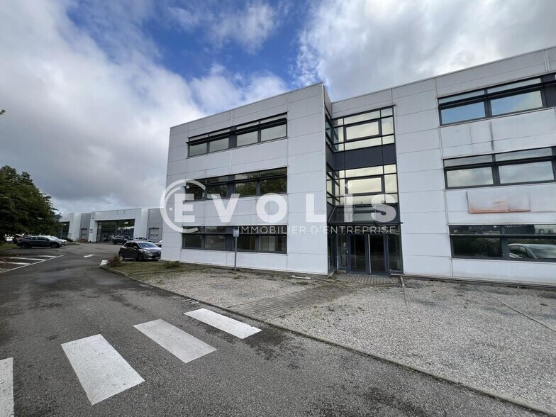 81-83 Rue Elisée Reclus, Décines-Charpieu à louer - Photo de l’immeuble – Image 3 sur 28
