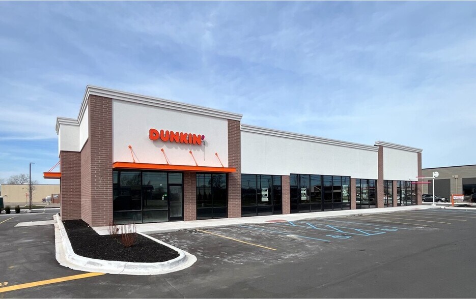 13355 E 10 Mile Rd, Warren, MI à louer - Photo de l’immeuble – Image 2 sur 7