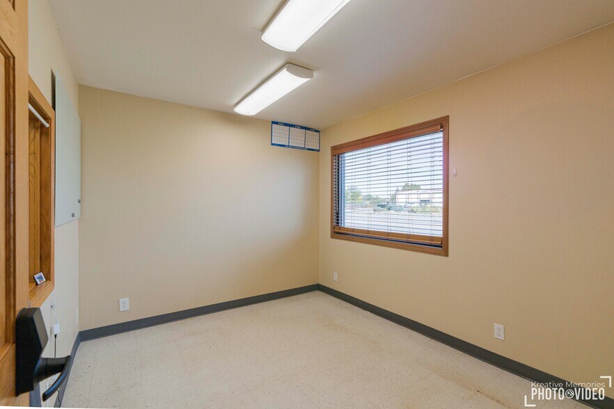 612 Sinclair St, Gillette, WY à vendre - Photo principale – Image 2 sur 71