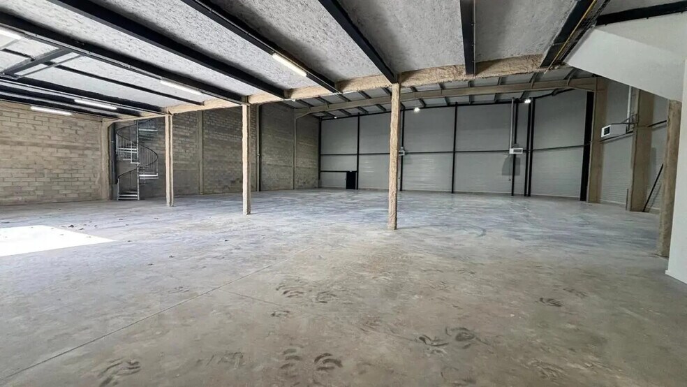 22 Avenue Roger Hennequin, Trappes à louer - Photo de l’immeuble – Image 3 sur 10