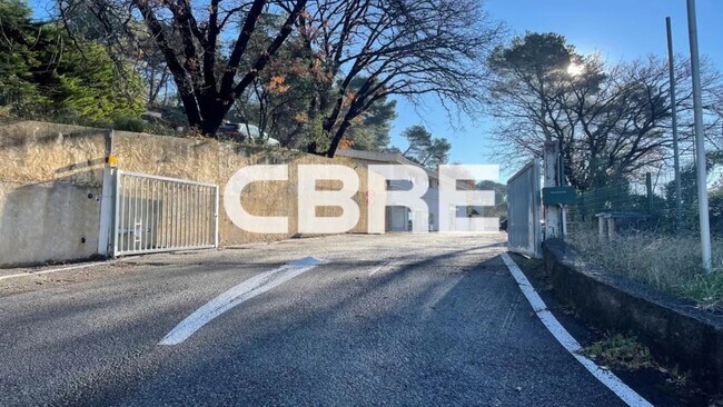 Plus de détails pour Local d'activités à louer