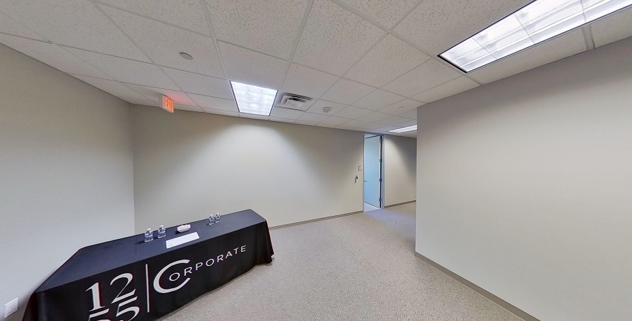 1255 Corporate Dr, Irving, TX à louer Photo intérieure– Image 1 sur 4