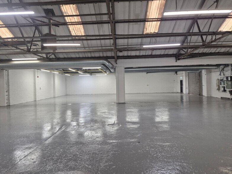 Weardale Ln, Glasgow à louer - Photo de l’immeuble – Image 3 sur 5