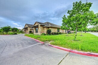 Plus de détails pour 18111 Timber Forest Dr, Humble, TX - Santé à vendre