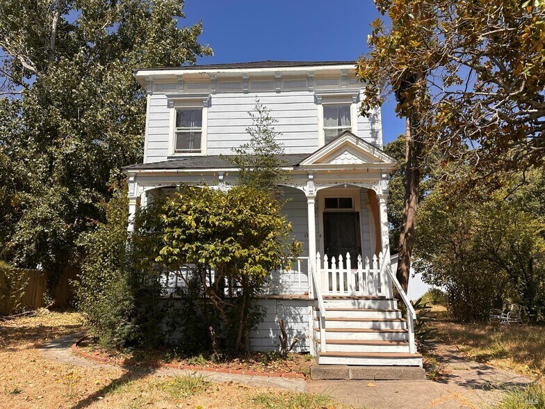 131 Coombs St, Napa, CA à vendre - Photo principale – Image 1 sur 43
