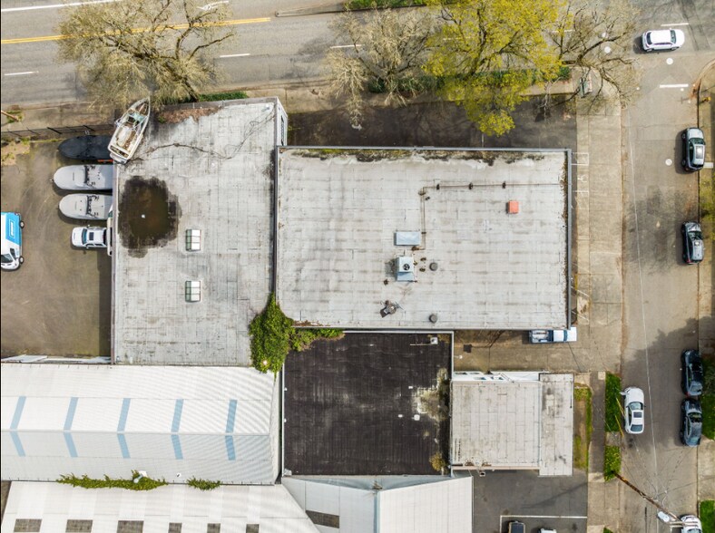 6767 SW Macadam Ave, Portland, OR à louer - Photo de l’immeuble – Image 3 sur 15