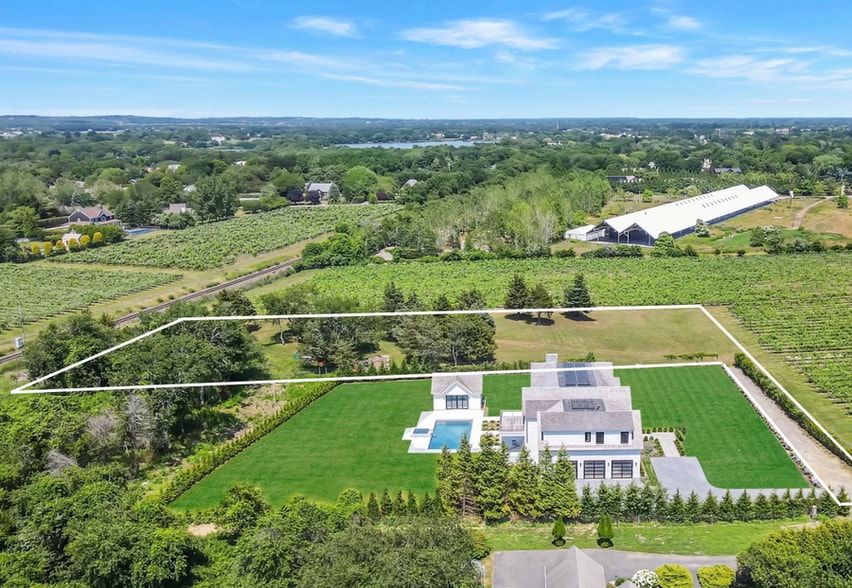 197 Montauk Hwy, Water Mill, NY à vendre - Photo principale – Image 1 sur 20