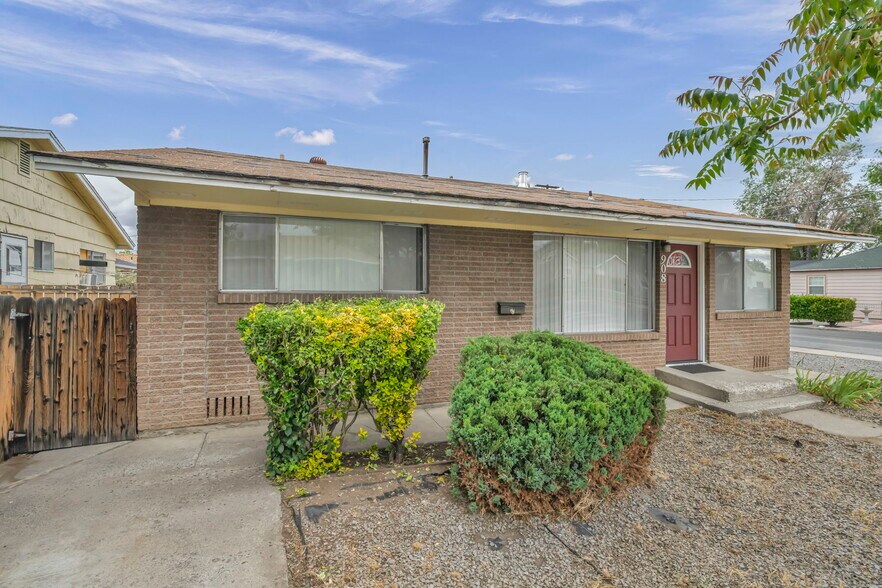 908 12th St, Sparks, NV à vendre - Photo de l’immeuble – Image 2 sur 31