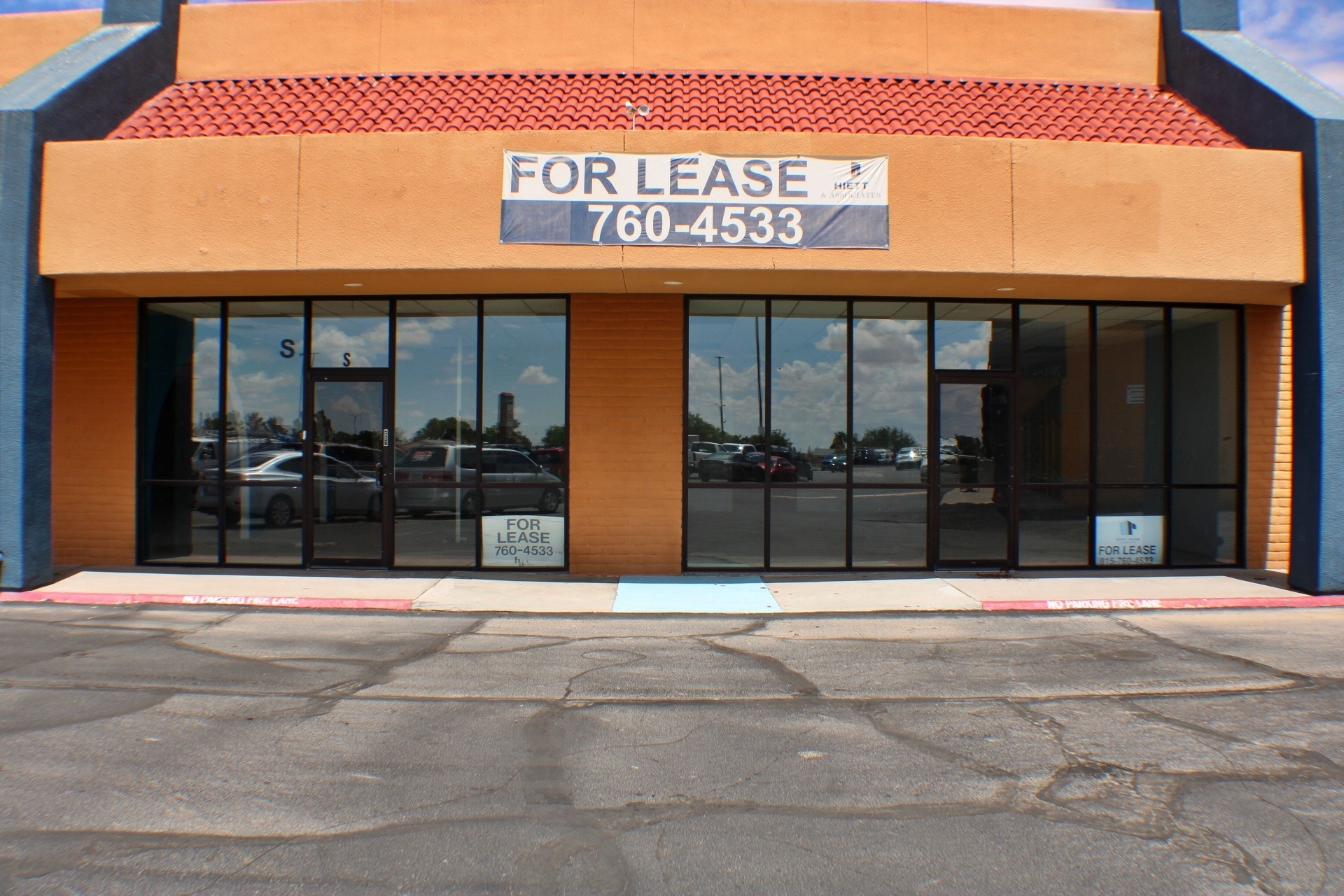 3333 Yarbrough Dr, El Paso, TX à louer Photo de l’immeuble– Image 1 sur 12