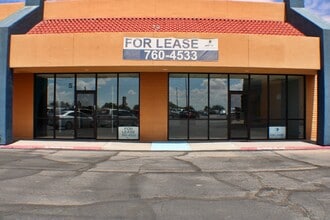 3333 Yarbrough Dr, El Paso, TX à louer Photo de l’immeuble– Image 1 sur 12