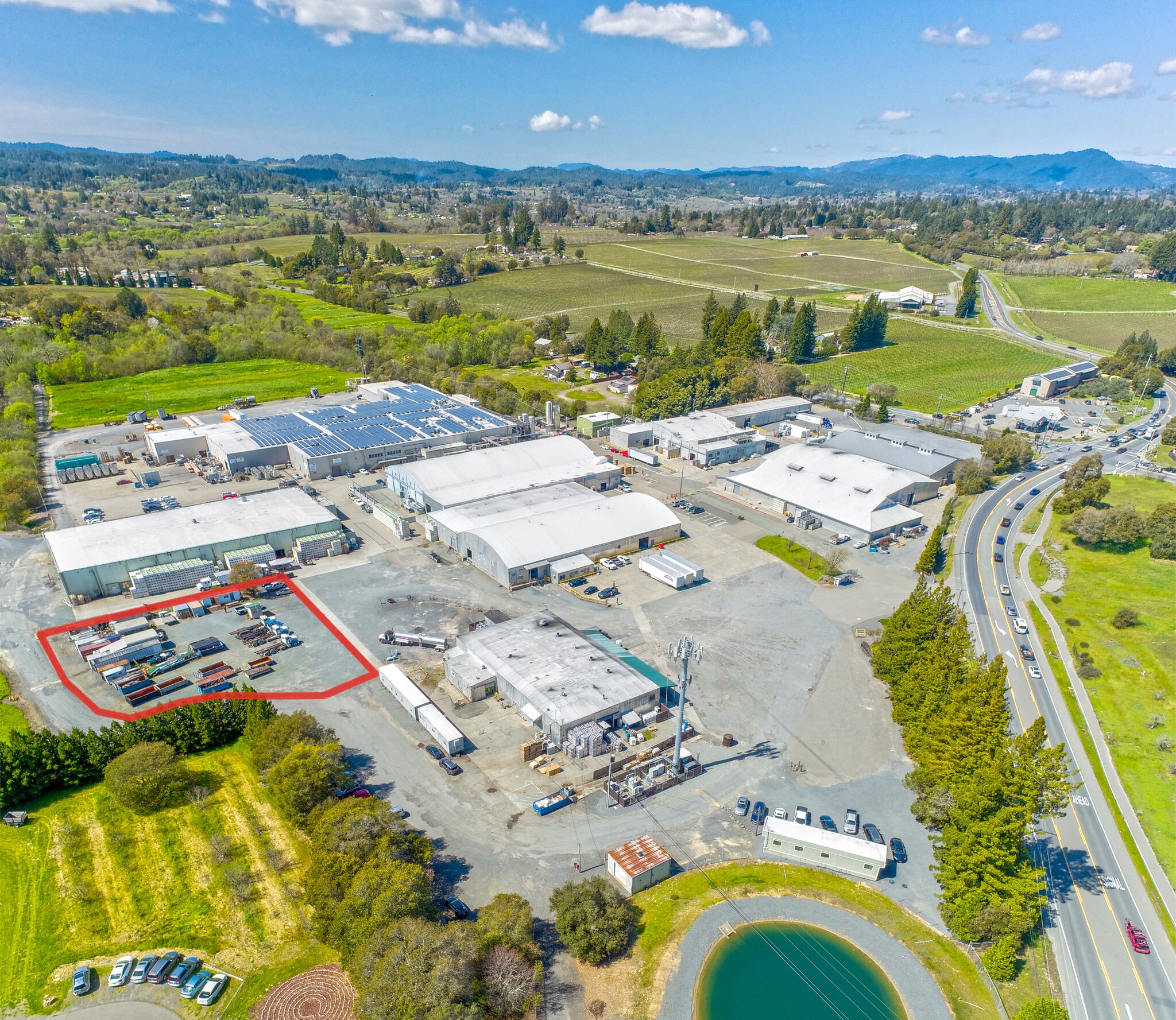 2064 Gravenstein Hwy N, Sebastopol, CA à louer Aérien– Image 1 sur 2