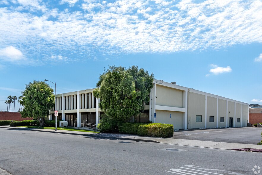 12500 Beatrice St, Los Angeles, CA à louer - Photo de l’immeuble – Image 1 sur 13