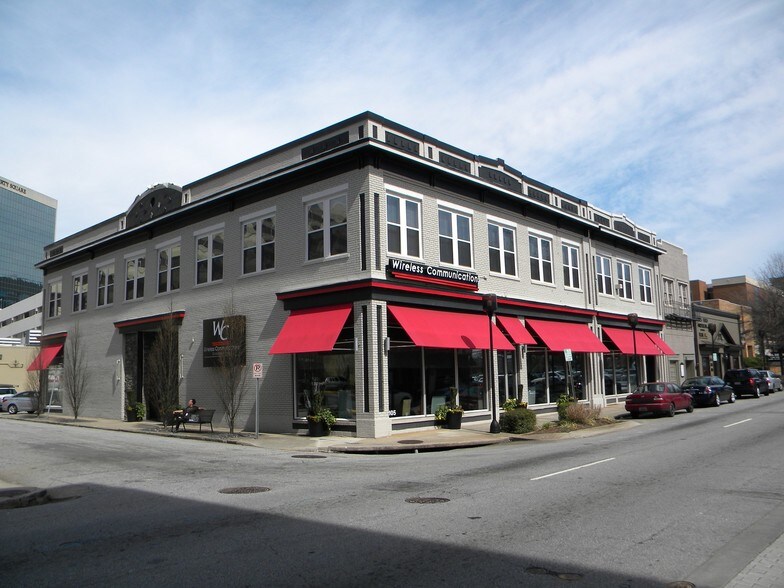 105 E North St, Greenville, SC à louer - Photo principale – Image 1 sur 38