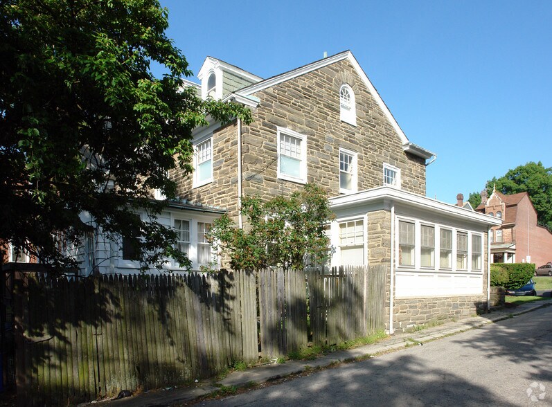 544 Haws Ave, Norristown, PA à louer - Photo de l’immeuble – Image 2 sur 27