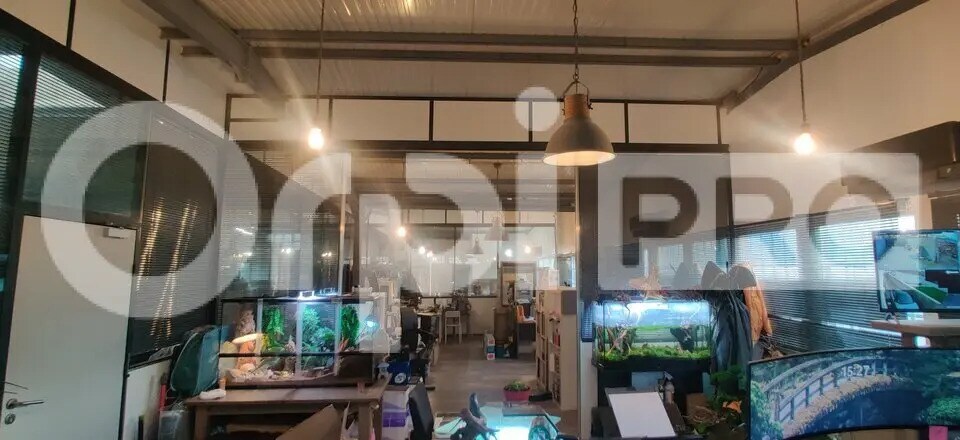 Local d'activités dans Savigny-sur-Orge à vendre Photo intérieure– Image 1 sur 7