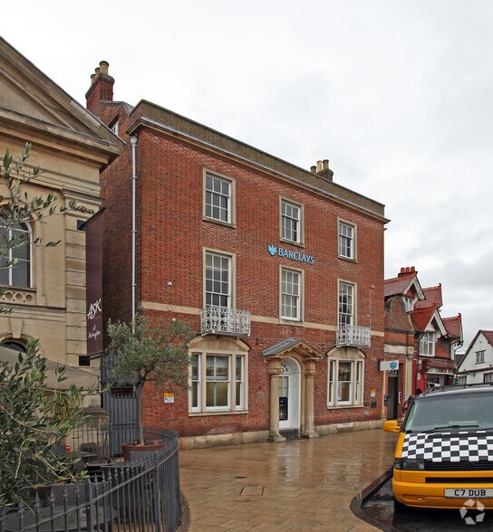 2 The Square, Abingdon à louer - Photo de l’immeuble – Image 3 sur 3