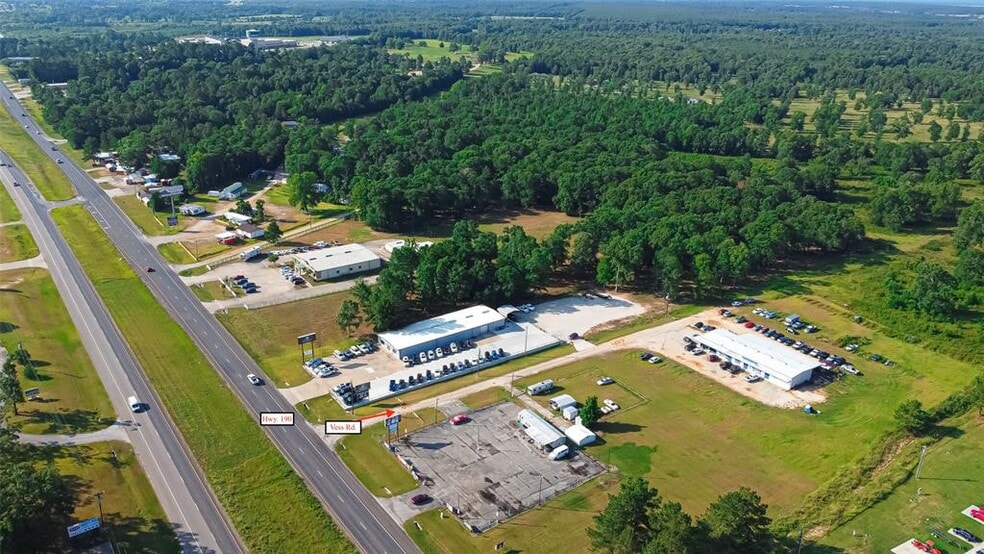 000 W Vess D, Livingston, TX à vendre - Photo de l’immeuble – Image 3 sur 7
